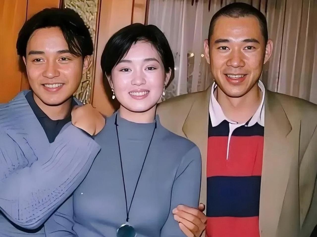 巩俐 张国荣 张丰毅旧照[比心][比心][比心]巩俐老照片