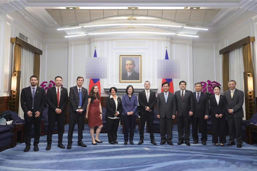 4月15日，以色列国会议员组团窜访台湾。访问团主席杜伯斯基与蔡会谈时称台湾为“国