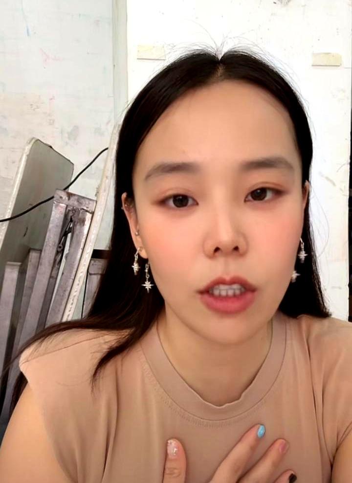 谁家要是摊上两个互相看不顺眼的儿媳妇，这婆婆的降压药估计都得按箱买吧？
就在今天