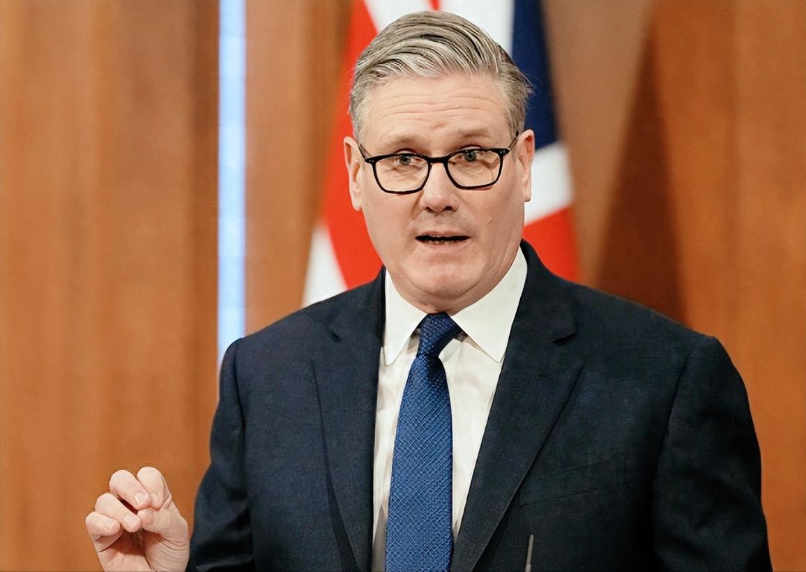 大事不好！眼看“世界油阀”的关键航道堵死，全球上千艘船动弹不得，油价物价跟着往上