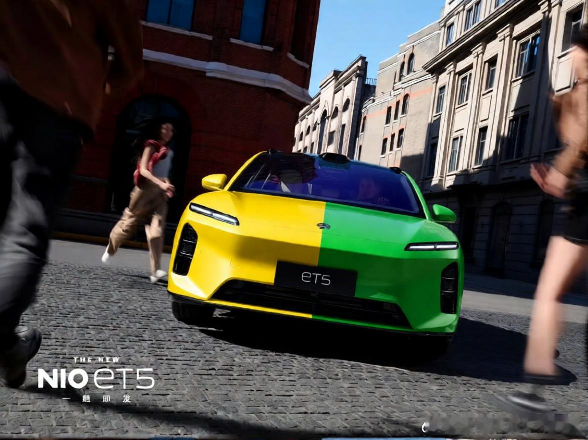 有没有左右双拼色的车啊😦不知道有没有喜欢左右双拼色的车🚗我个人感觉挺酷的大v