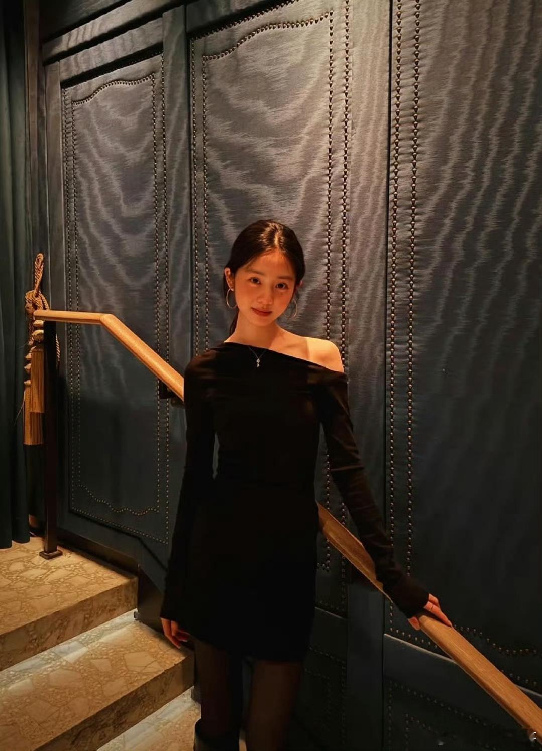 黄多多如果忧郁是一种天赋黄多多这热搜体质也是没谁了。忧郁感如果算天赋，那希望她用