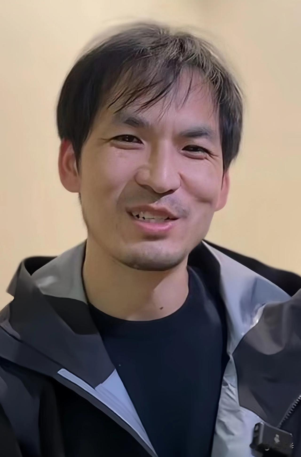 打假网红铁头这波操作，让人刮目相看！

网上流传一条新视频，铁头经过重庆一家熟食