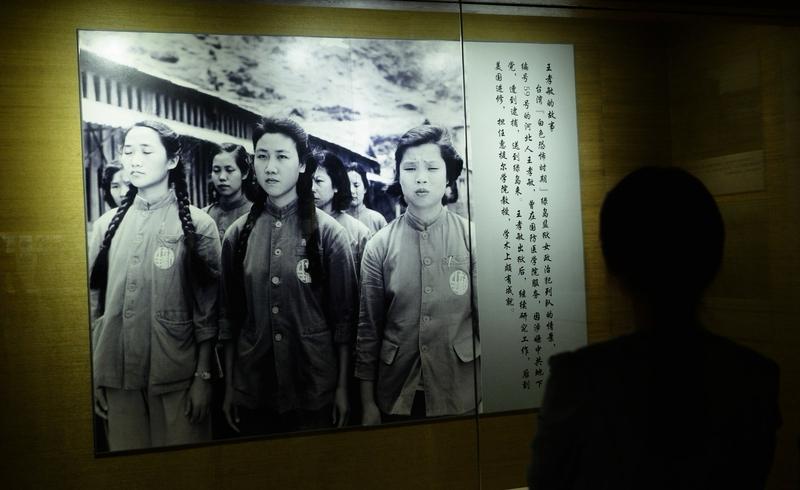 1950年6月10日，吴石等烈士在台北马场町刑场壮烈牺牲。他的妻子入狱，16岁的