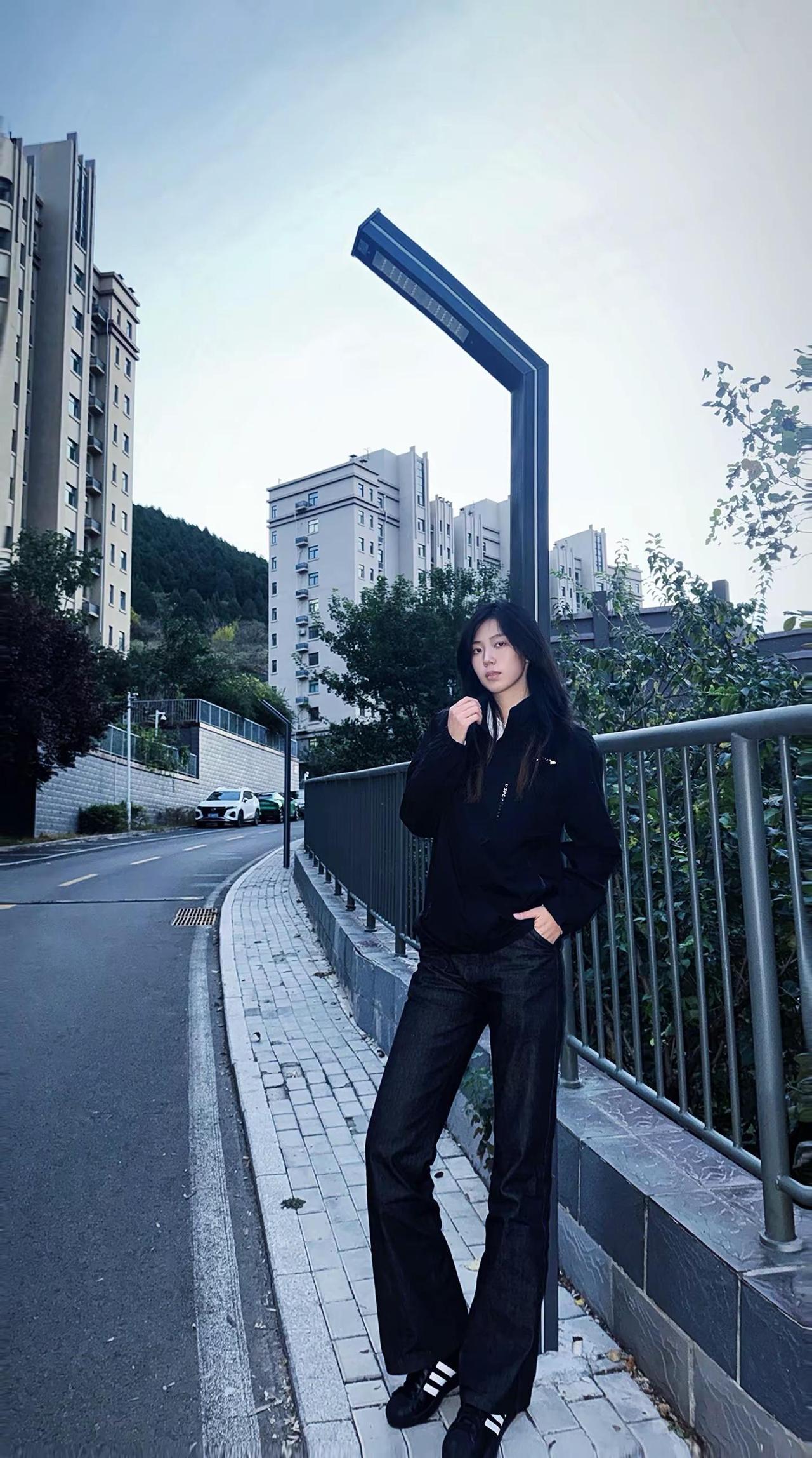 187/140如果时光倒流想弥补什么遗憾。187 全黑look 活人感穿搭你就学