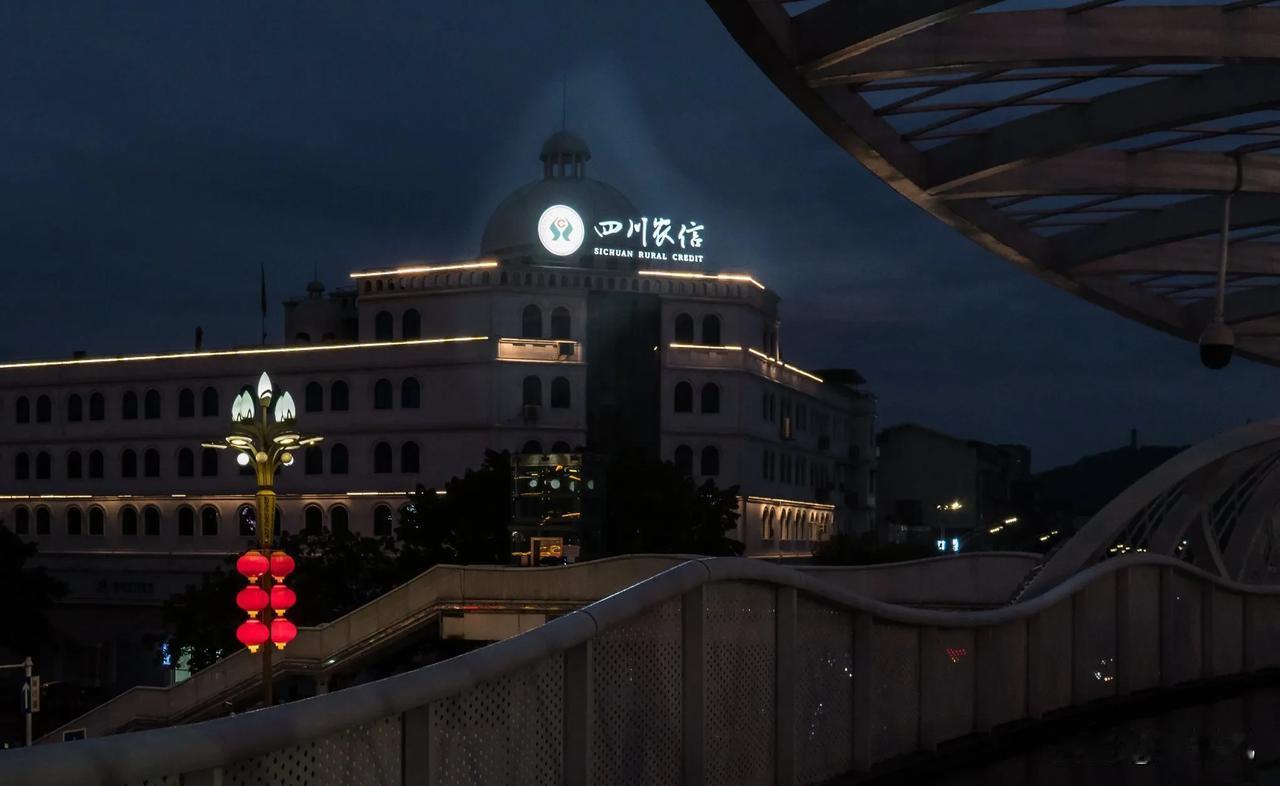 分享一张你所在城市的夜景