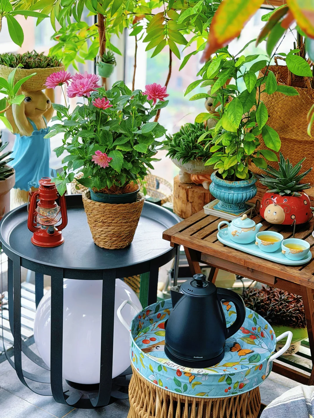 阳台布置｜你也可以拥有一座森林系花园茶房