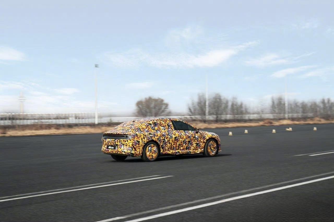 高速避障能不能猛打方向
高速避障能不能猛打方向，一看车型二看车速。
如果是轿车，