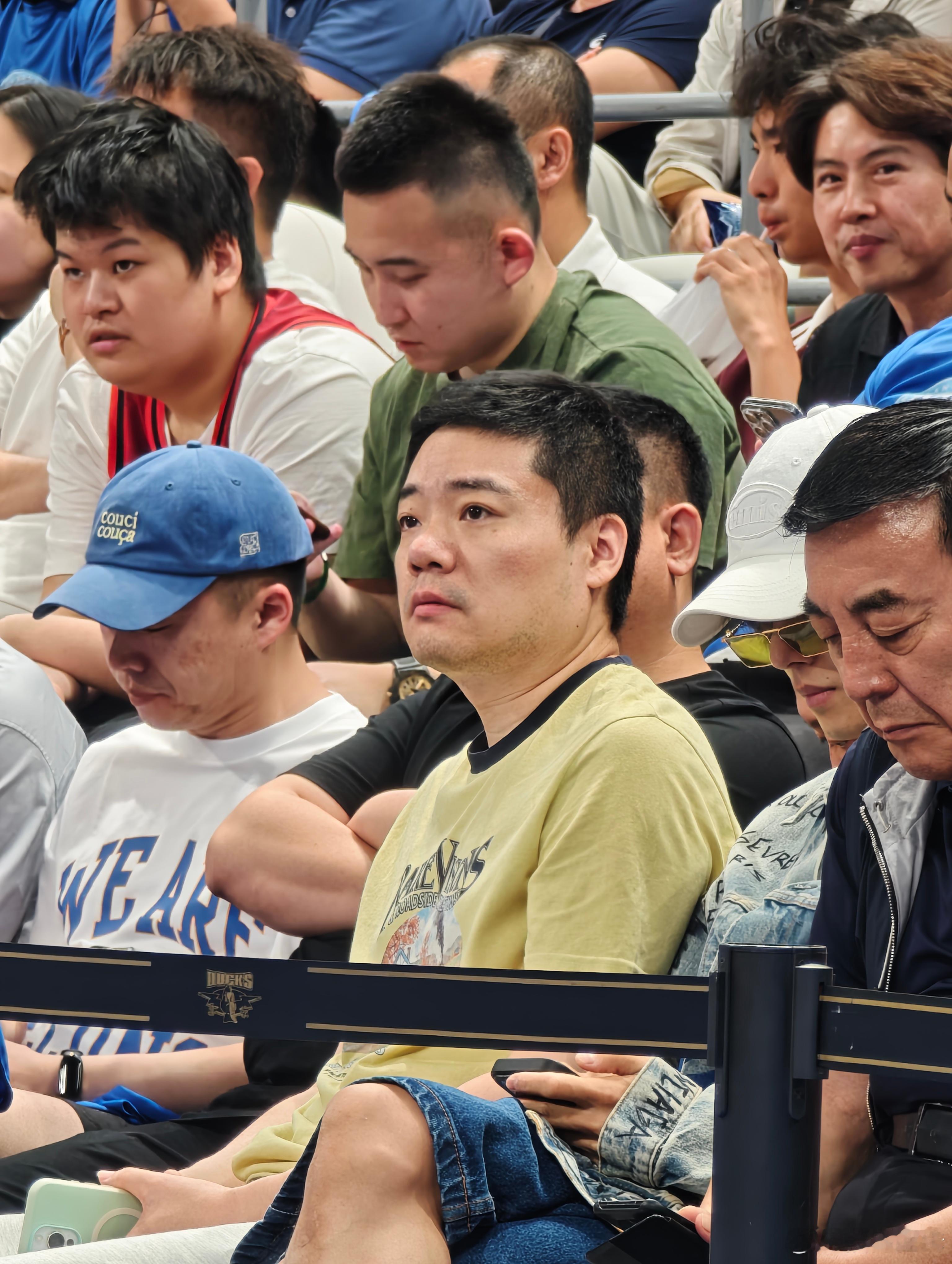 丁俊晖来了北京男篮vs上海男篮 CBA 北京·华熙LIVE五棵松