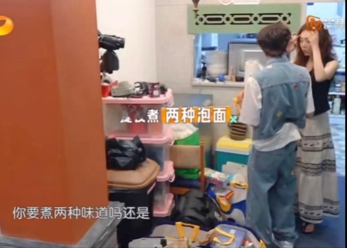 尹浩宇记得沈月不吃辣中餐厅 看《中餐厅9》这段时嘴角忍不住上扬！尹浩宇轻描淡写一