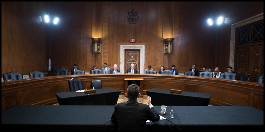 向国会汇报钱要怎么花，并说服他们批准这笔预算NASA局长贾里德·艾萨克曼（Jar