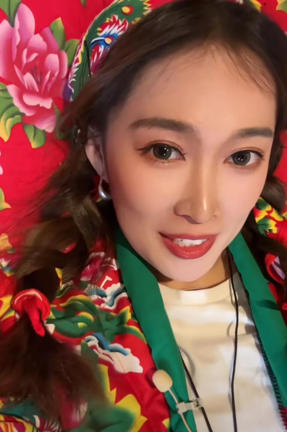 东方甄选YoYo的语言天赋太赞了，学啥像啥[赞][赞][赞]东北话说的不错，粉丝