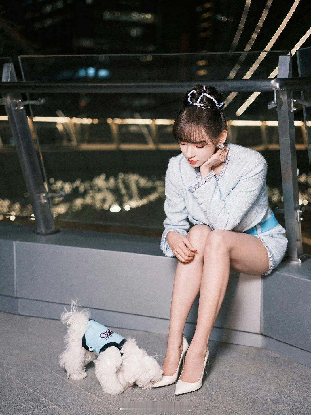 程潇甜美的小香风穿搭 ​​​