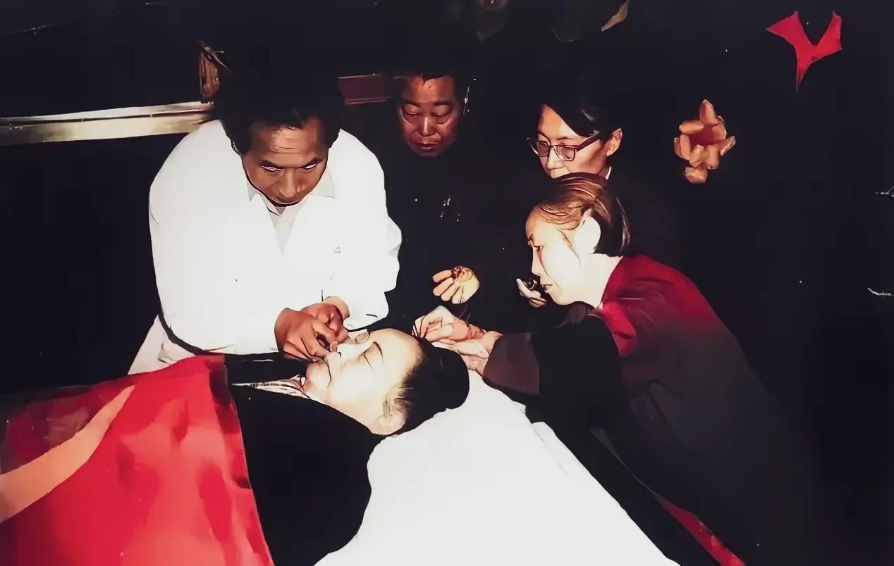 那时未曾公开的特写：为革命先行者孙中山先生的遗孀、中华人民共和国的名誉主席宋庆龄