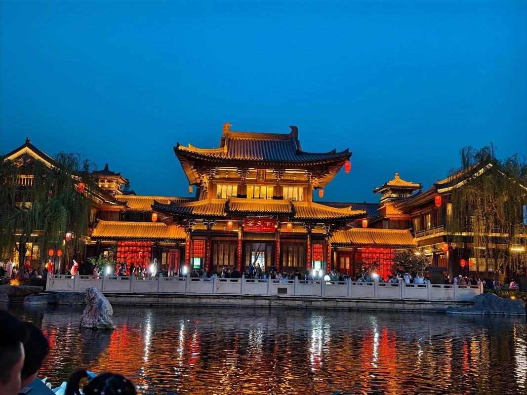 早在周公营建洛邑之前，这片被周代之前称作郏鄏的土地，早已是河洛文明的核心腹地。伊