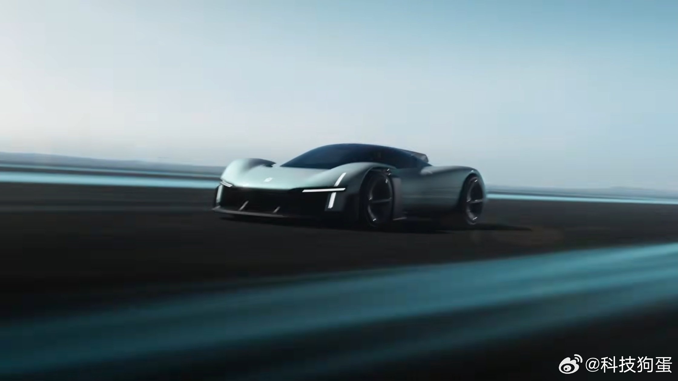 这届MWC最炸的不是手机，是小米的超跑VGT。在巴塞罗那现场，那老外围得里三层外