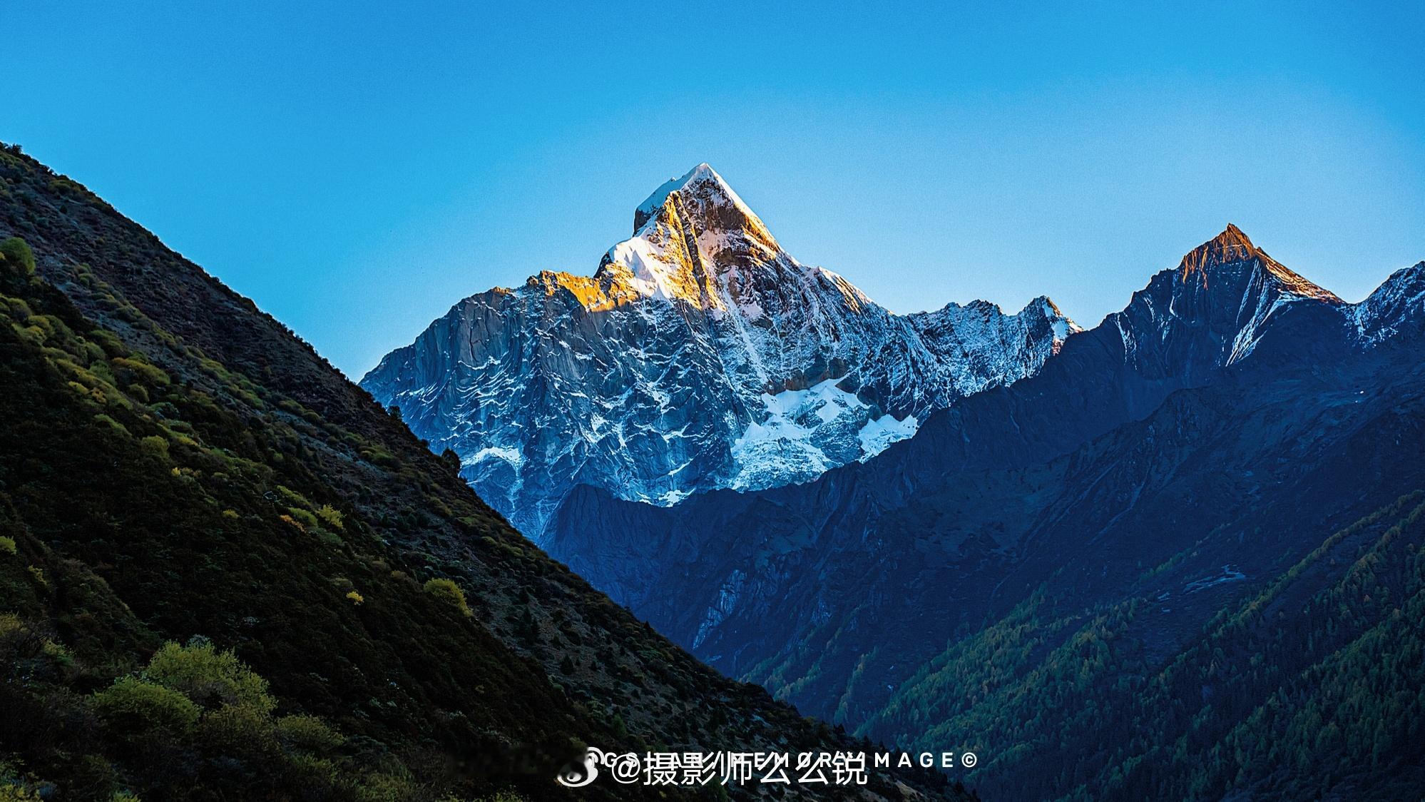 “蜀山之后”｜展露真容​四姑娘山，日照金山，见者幸运，人人有份​MEMORYIM