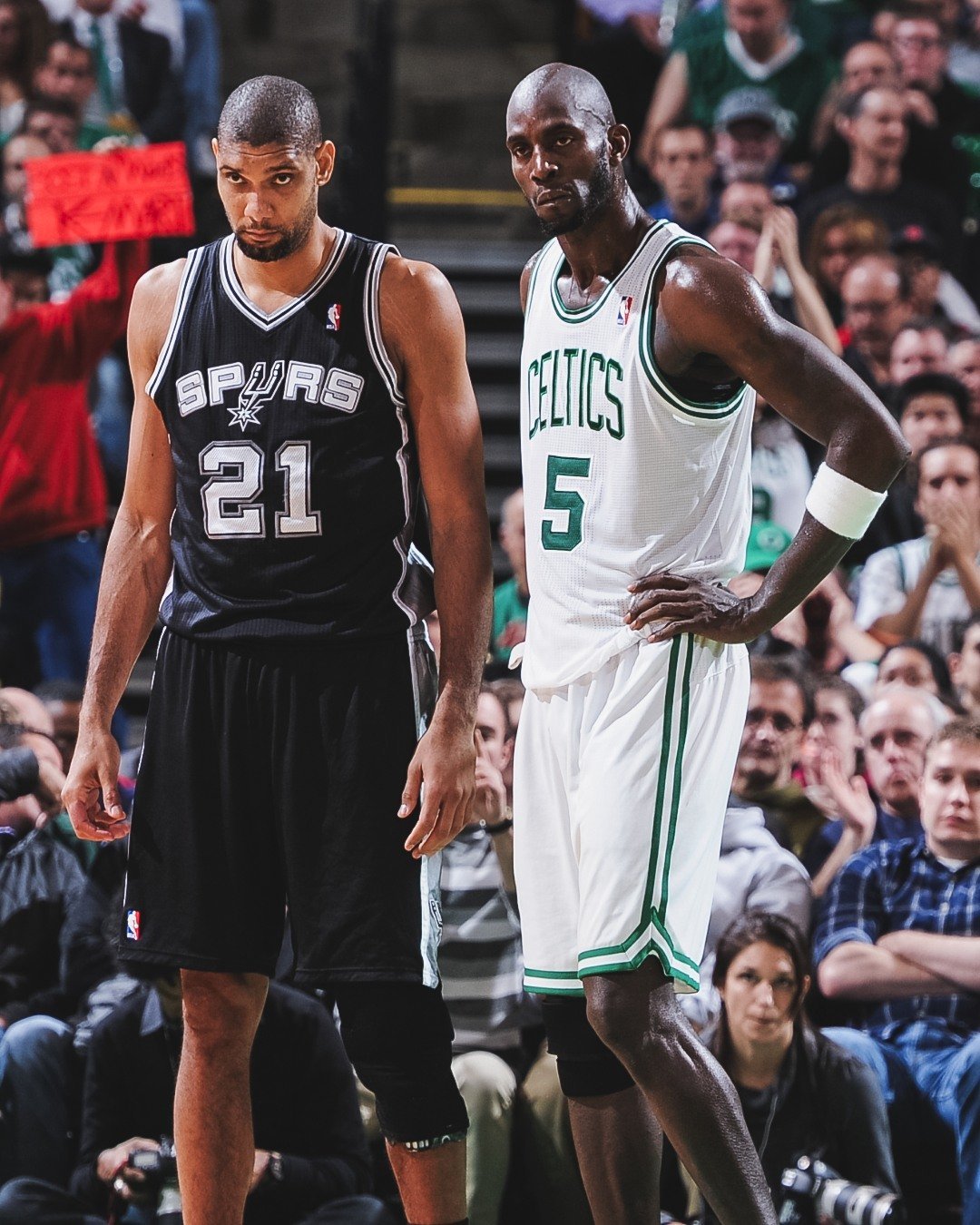 凯尔特人图库 那些年的精彩对位！加内特在凯尔特人度过的这6年时间，跟同期的内线球