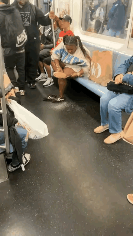 这就是那些人心心念念得美国，
看看吧。
是他们想要的吗？