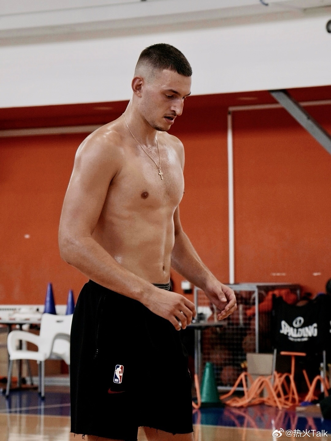 约维奇休赛期增肌了？！下赛季能对得起大家的期待吗？nba迈阿密热火