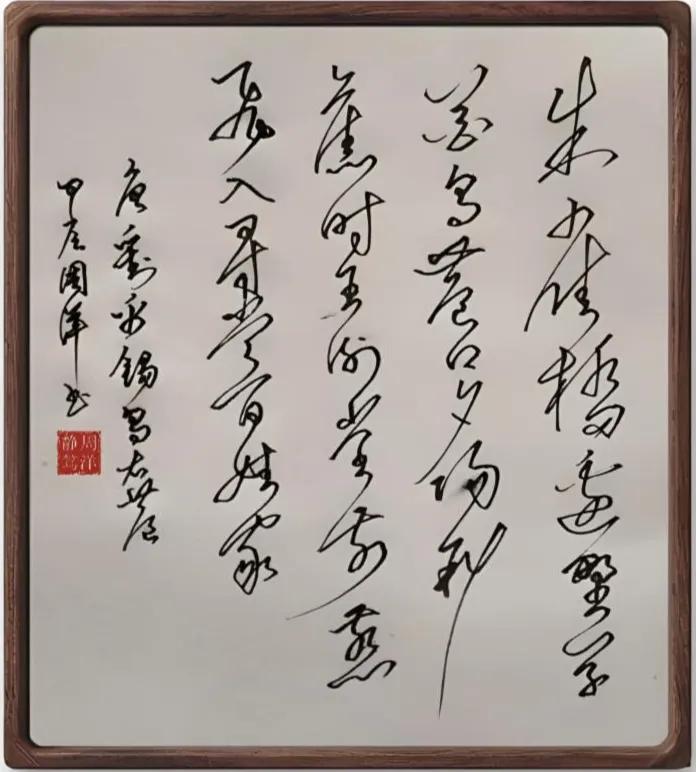 这首《乌衣巷》是南唐诗人刘禹锡怀古伤今的一首诗，描述了从前繁华鼎盛的乌衣巷，如今