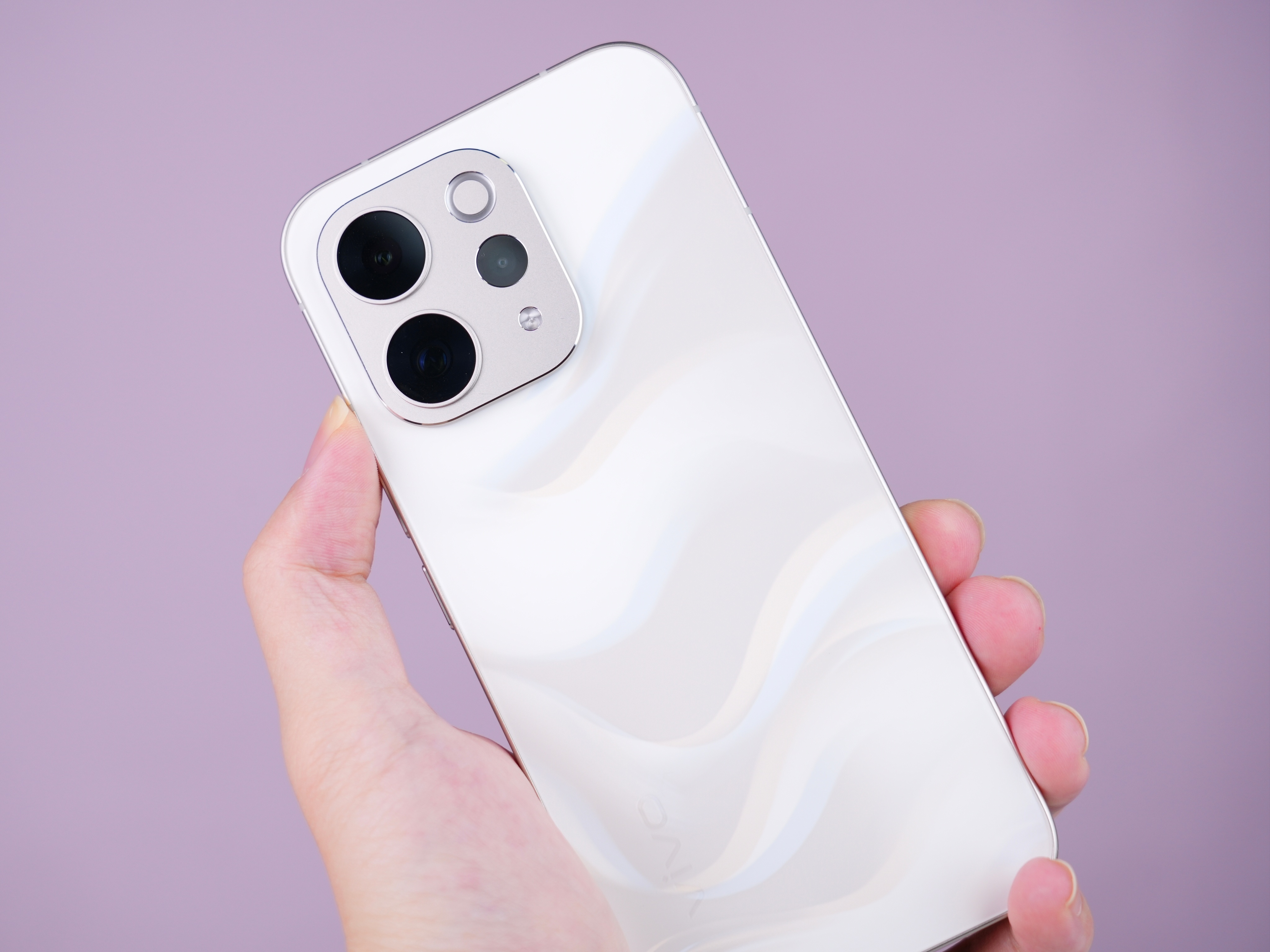 vivo的后盖是挺顺眼，哪款上手都不差😏 