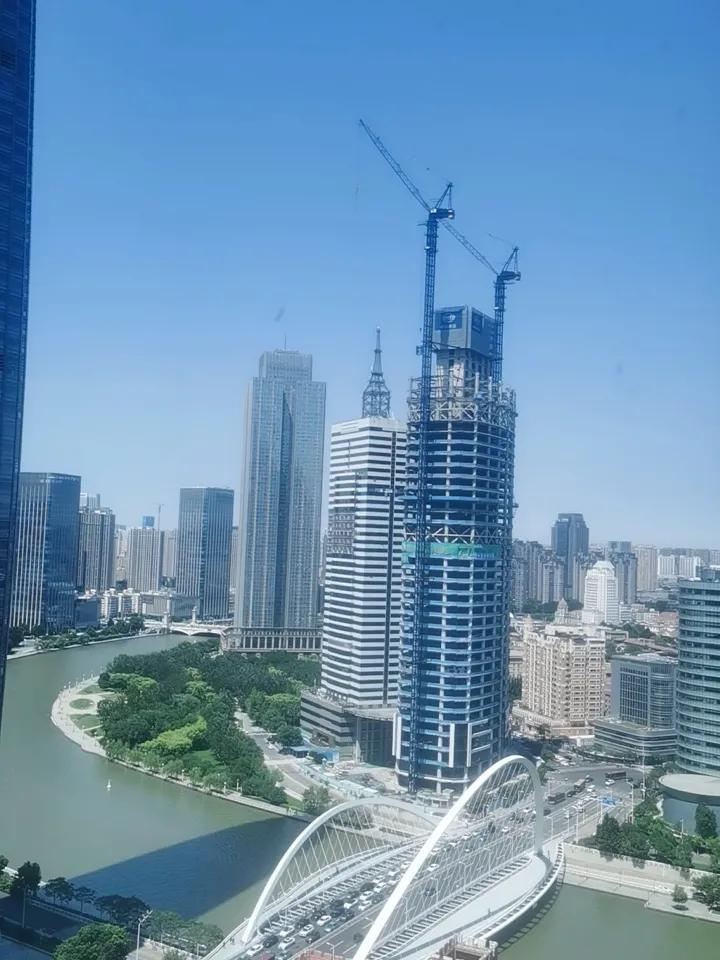 验证了老祖宗留下的智慧！昨晚立秋，马上今天就跟昨天不一样，秋高气爽。今早上湿度才