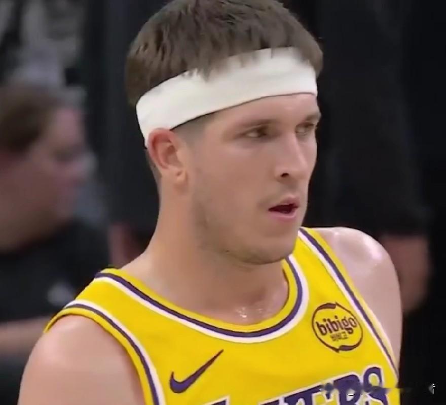 18场比赛打完！！！
现役最强落选秀巴里夫斯新赛季目前已经有5场比赛拿到两双！！