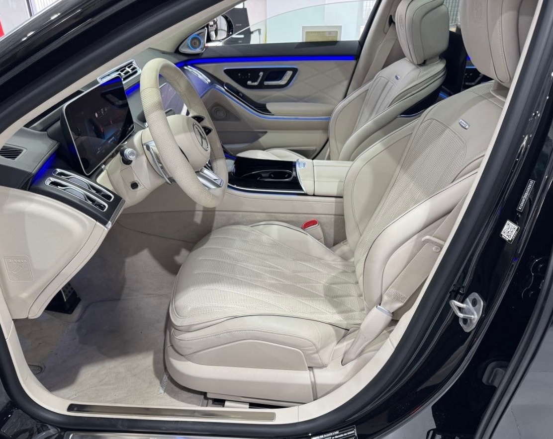最后一台平行进口S63 AMG 黑外米内裸车价245万四座大高配 天津·永旺(永