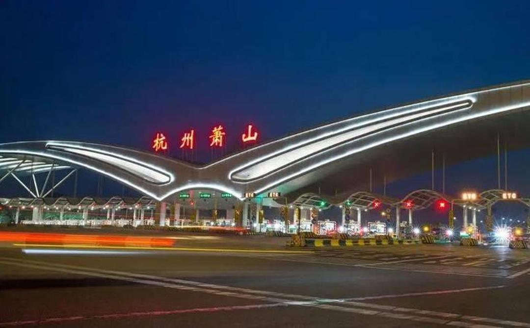 浙江杭州，女大学生交往了10个月的境外男朋友，邀请她出境见面，所有行程都由男朋友