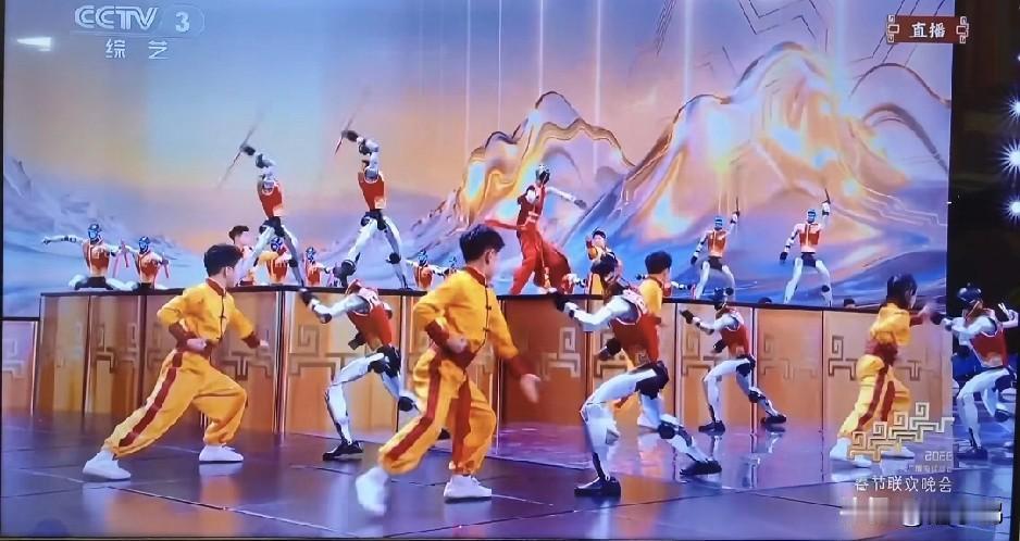 晚上一家人看春晚，没想到机器人都说不出来的奶奶说了一句话，我听完直接呆住了。
