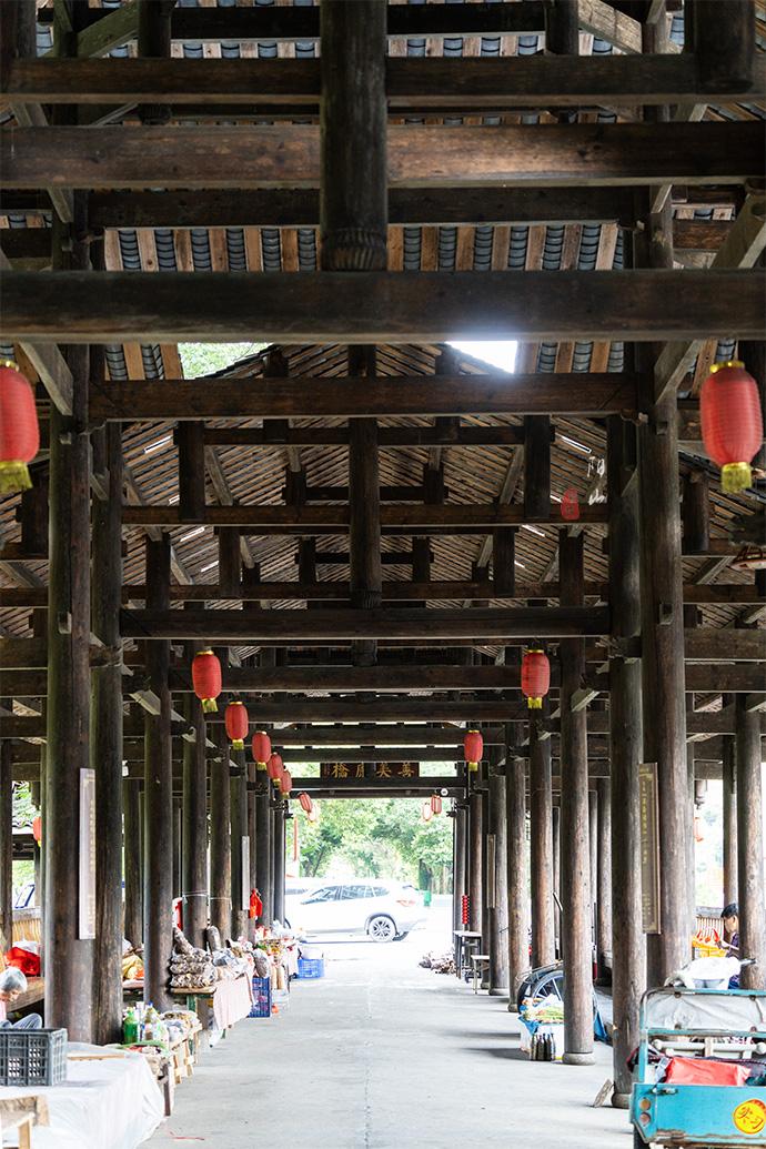 🌿广东版“有风的地方”❗️这座复古风雨桥美得太不真实了🏞️

清远阳山·秤架