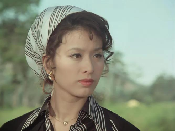 栗原小卷，美丽的“夏子”，清新自然，美丽优雅，总也忘不掉她微微含笑的样子。
