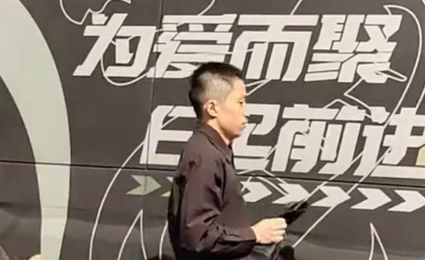 厂长这是削发明志了啊可惜今年的EDG新人，真的是烂泥扶不上墙……#英雄联盟##L