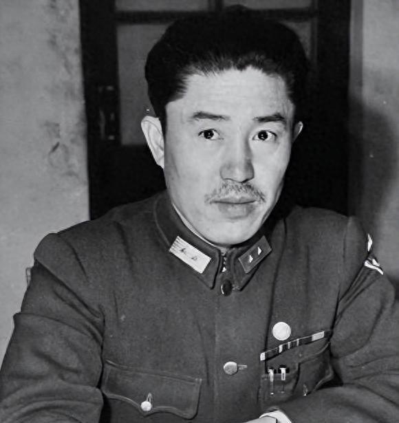 1954年毛主席宴请郑洞国，一处细节让郑洞国感慨共产党领导人与普通官员有何不同？
