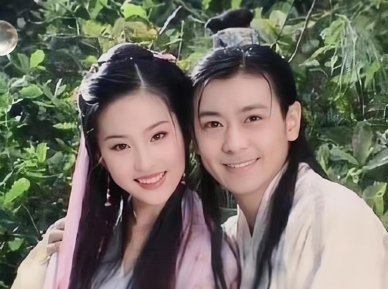 以前总有人说台湾男星林志颖生得格外清秀，颜值甚至盖过一众漂亮女星，不管和哪位美女