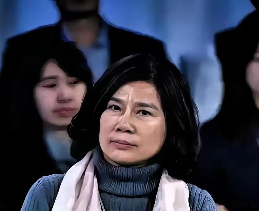 董明珠又赢了，赢得有点孤。19家企业坐一桌，签了“铝代铜”自律公约。唯独格力没签