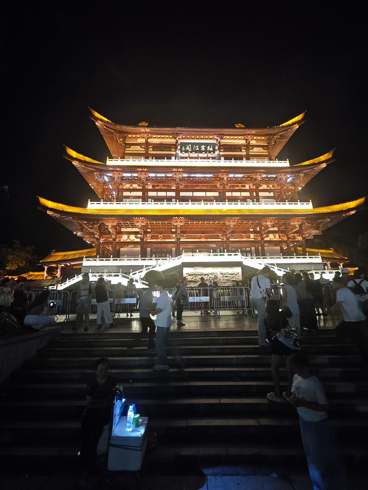 长沙文和友｜闯入80年代老长沙的烟火旧时光✨
 
来长沙，总绕不开超级文和友。