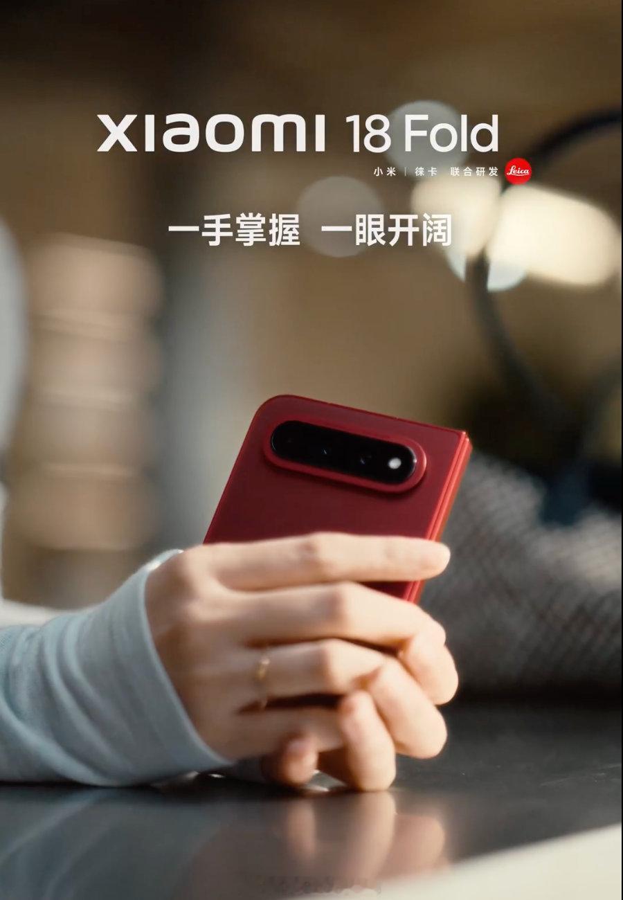 突然感觉酒红色有点心动，要不我买这个颜色？整体的颜色其实是比较偏暗调的，很低调沉