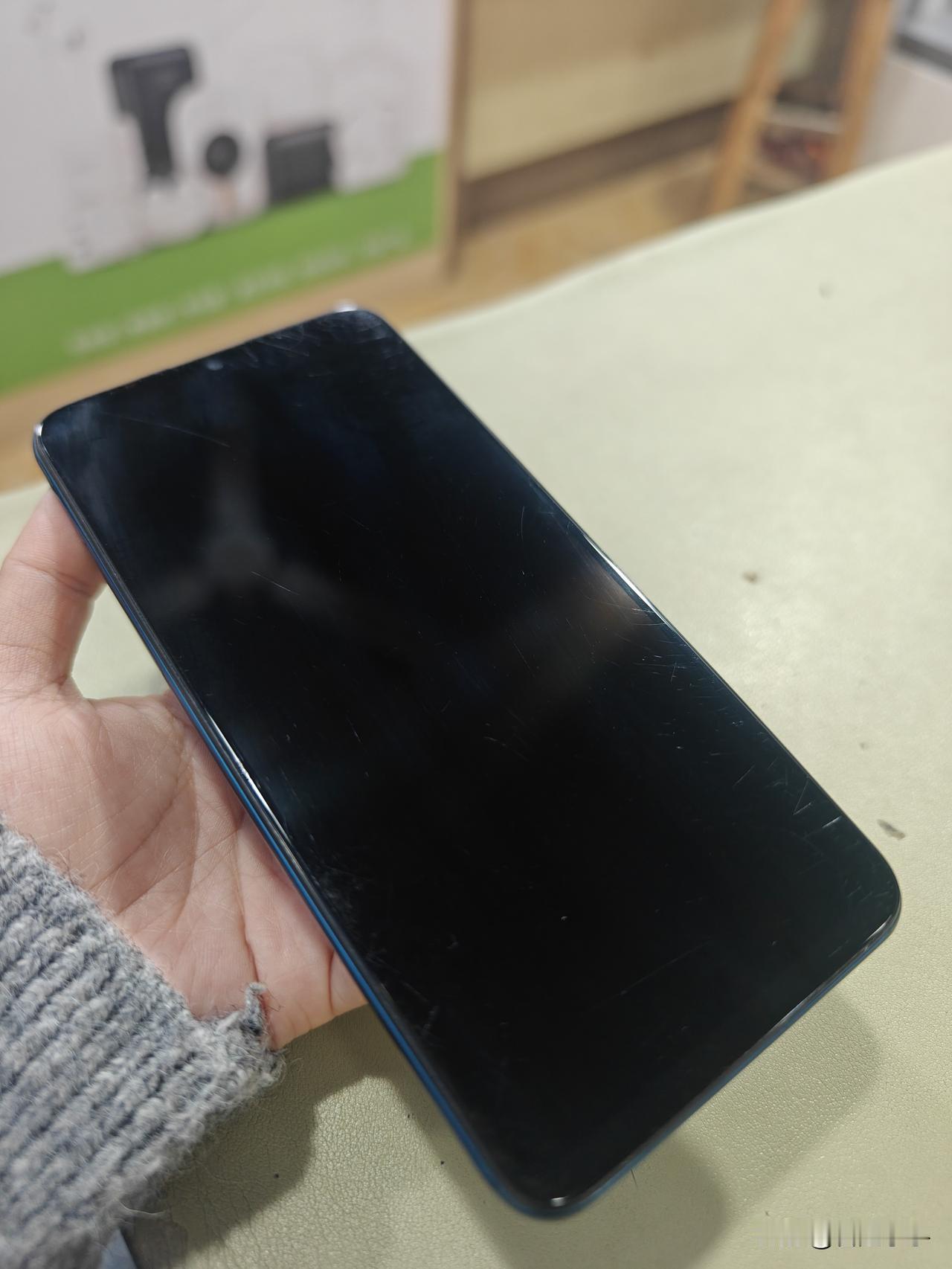 这世界上应该还是好人多吧！刚刚修了一台华为 Mate 20。这台机子有故事哦。刚