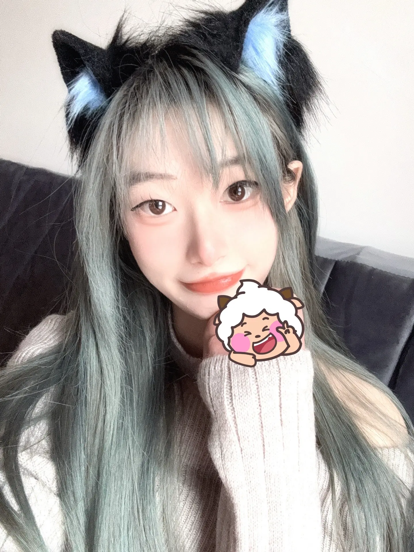 希望在我嘴硬的时候  你也会坚定的选择留在我身边