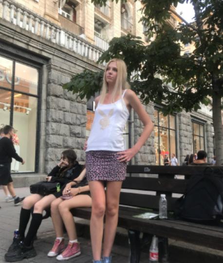 乌克兰现在最大的问题并不是战后重建，而是战后那些女人该怎么办？


先看一组最直