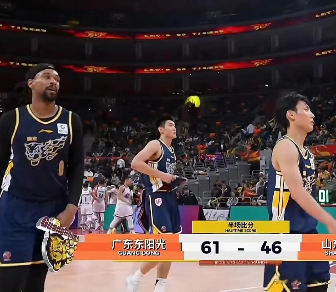 稳！萨林杰谈徐杰：

“有徐杰真的太好了。”

“在最困难的时候。”

“徐杰挺