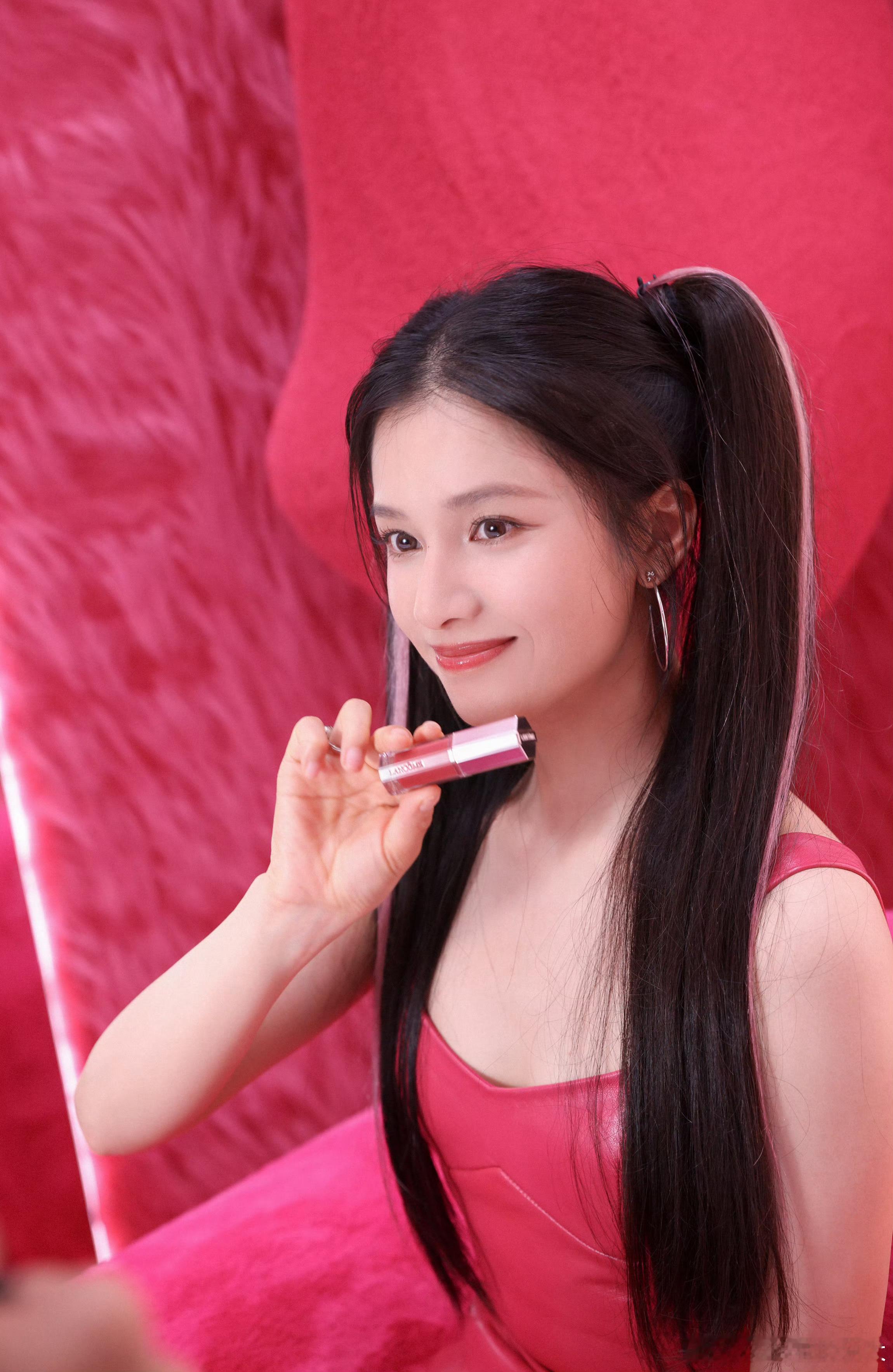 张婧仪 