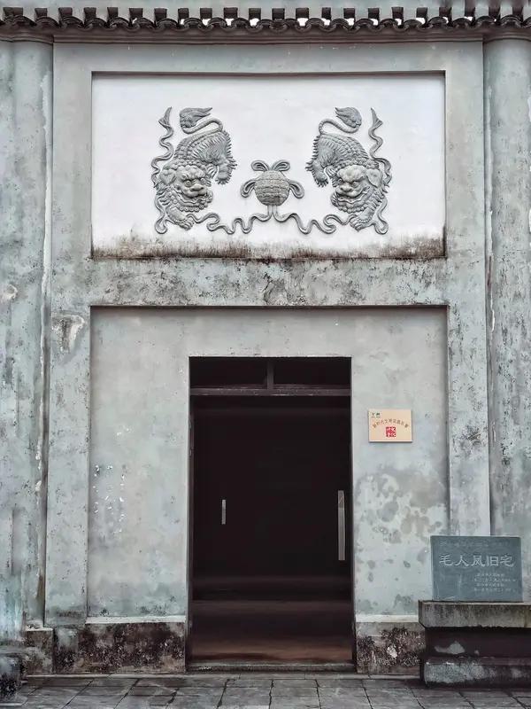 张晞临这次真的凭《沉默的荣耀》狠狠火了一把！2025年这部谍战剧成了爆款，豆瓣9