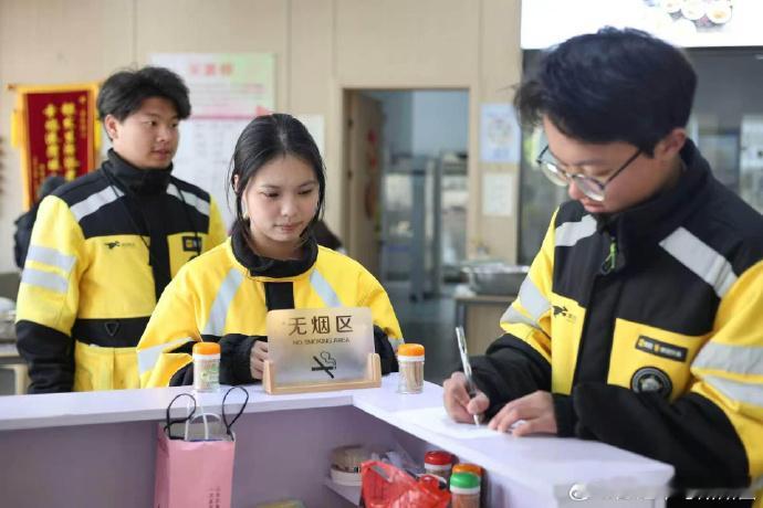 奶奶菜谱守护台州家味让传统节气焕发新生 破解老龄化与代际疏离，三门龙山社区有妙招