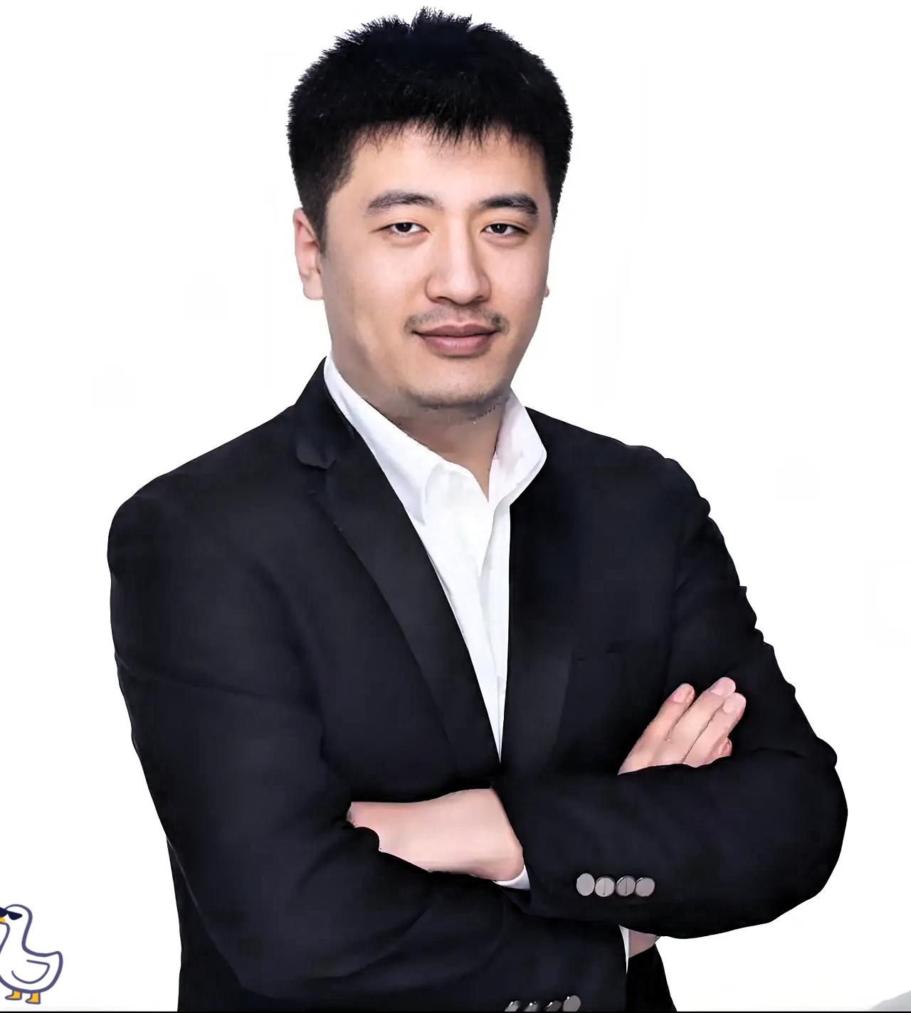 不能关注张雪峰？
他早已撕开了现实的遮羞布！

这十年，他直言银行招聘看资源、劝