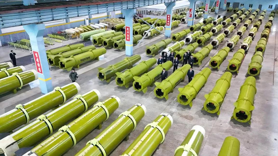 650万发炮弹打光，朝鲜军工厂开足马力，俄还能撑几年？
去年开始，俄罗斯那边的仗