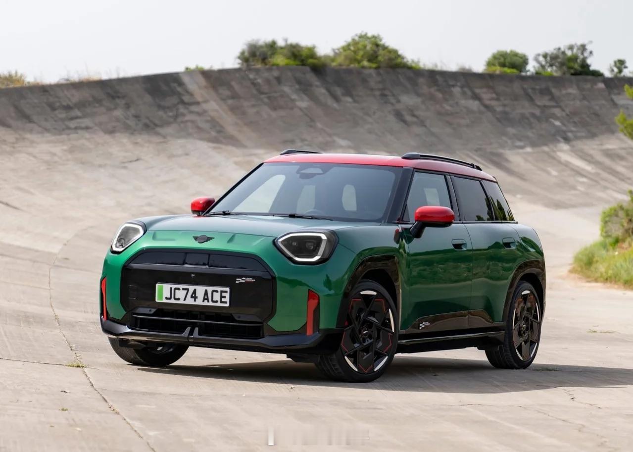 Mini JCW Aceman定位为小型SUV，是由JCW部门打造的ACEMAN