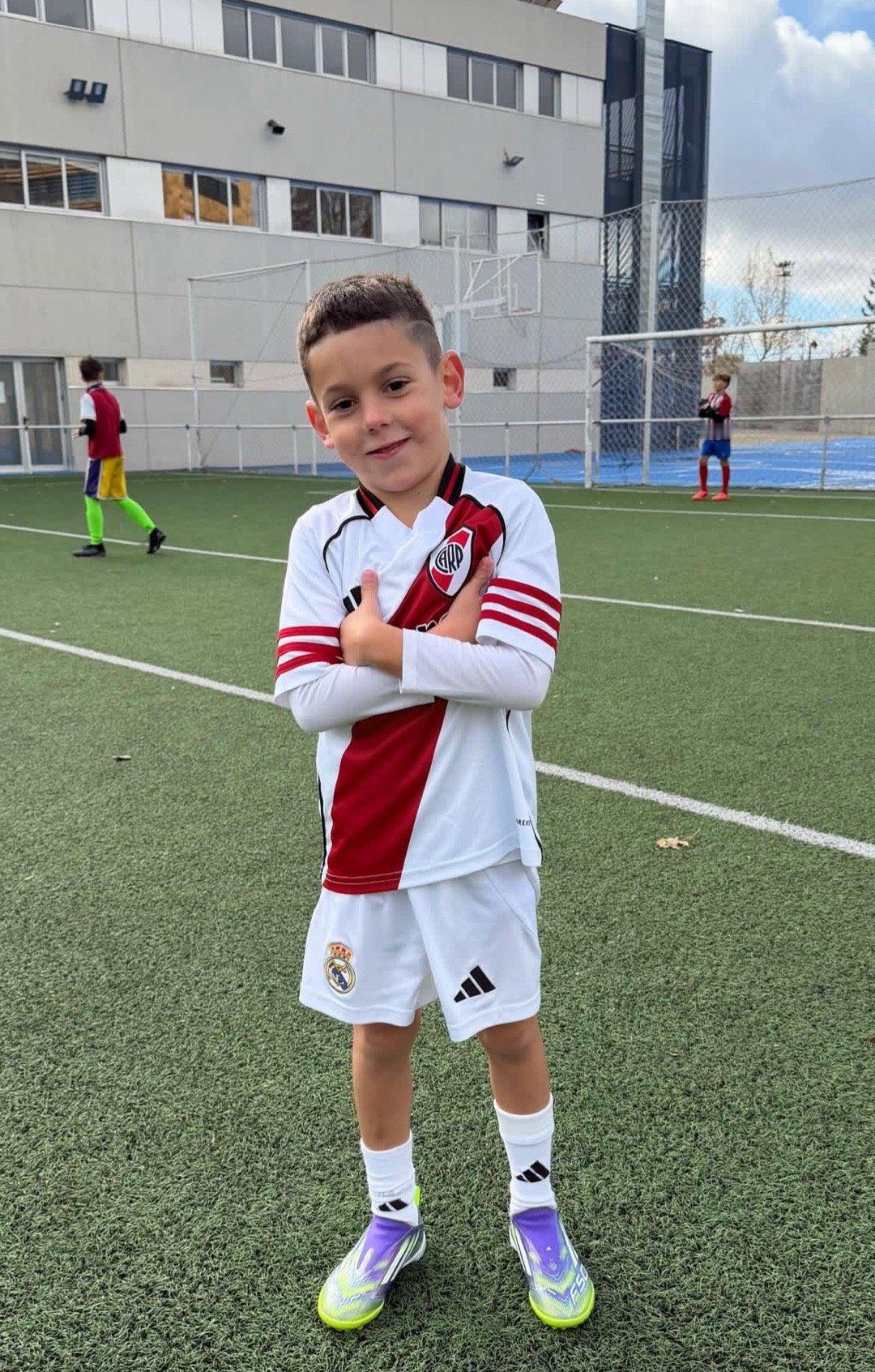 巴尔韦德家的第二个姆巴佩球迷出现了